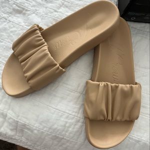 Pacific scrunchie-strap slides